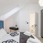 Seafront For 10 People! Villa
