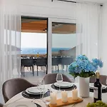 Seafront For 10 People! *