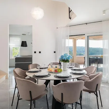 Вилла Seafront For 10 People! Милна