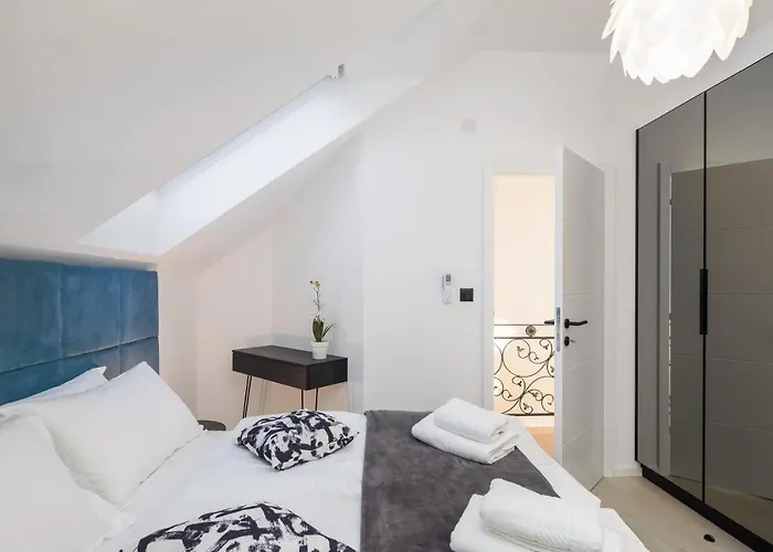 Seafront For 10 People! Vila