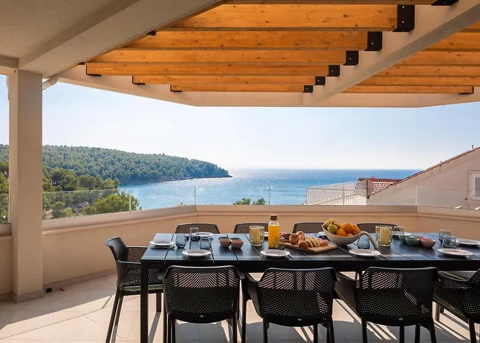 Vila Seafront For 10 People! Milna (Brac)