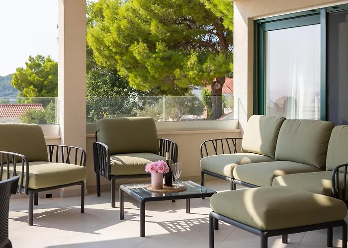 Seafront For 10 People! Vila *