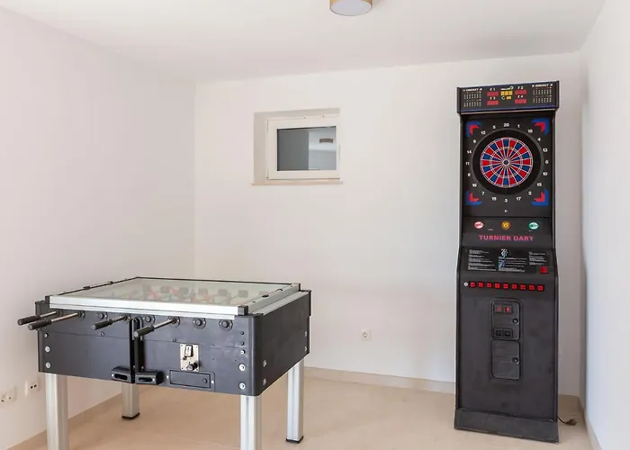 Vila Seafront For 10 People! Milna (Brac)