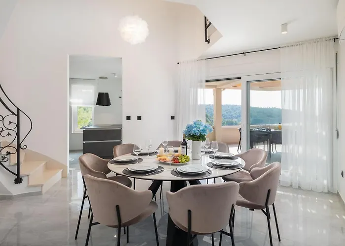 Вилла Seafront For 10 People! Милна