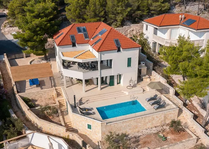 Seafront For 10 People! Vila