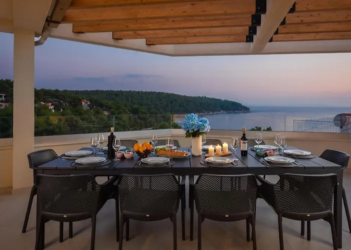 Vila Seafront For 10 People! Milna (Brac)