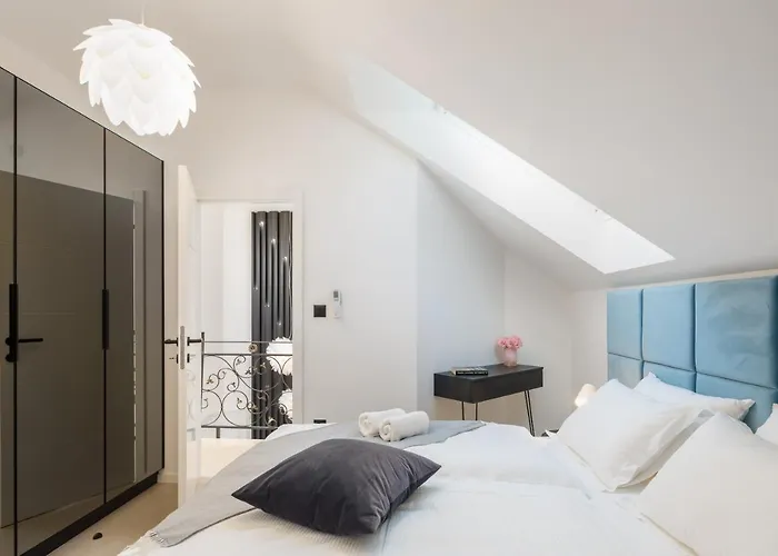 Seafront For 10 People! Milna (Brac)