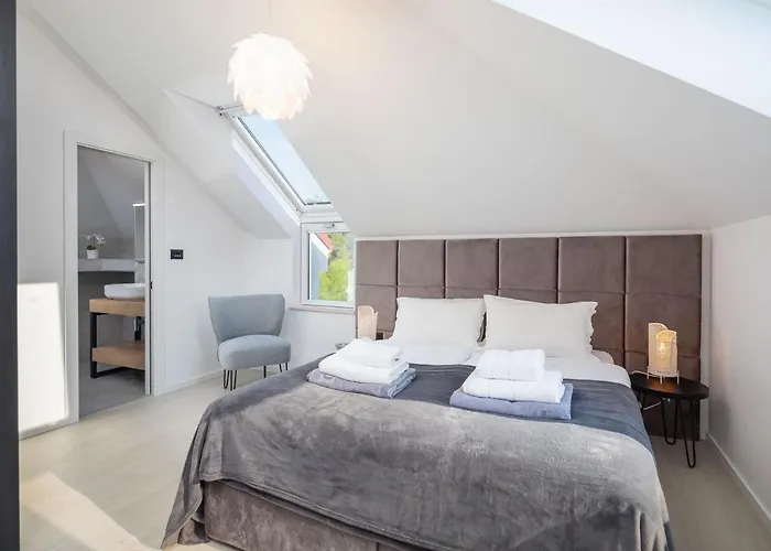 Seafront For 10 People!