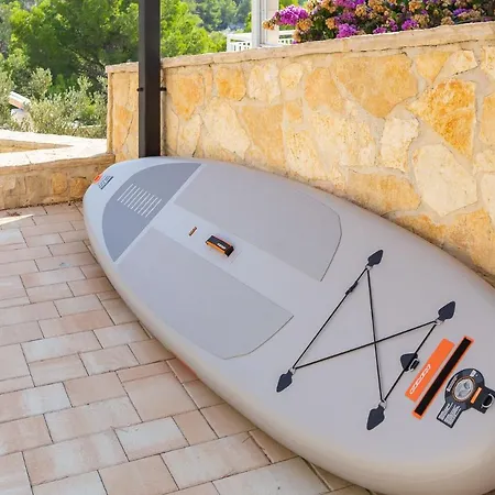 فيلة Seafront For 10 People!