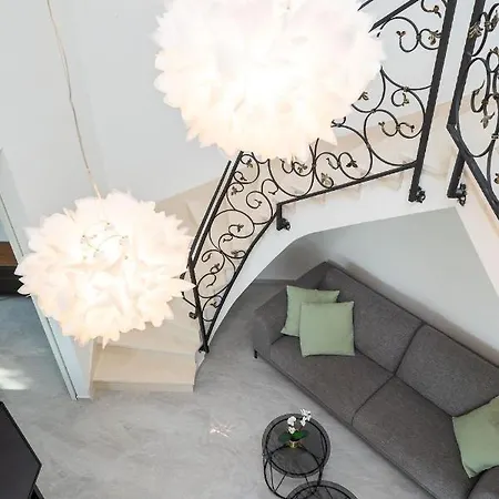 Seafront For 10 People! * ميلنا