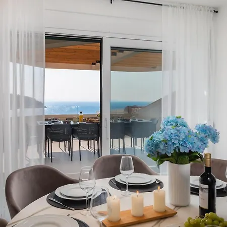 Seafront For 10 People! *