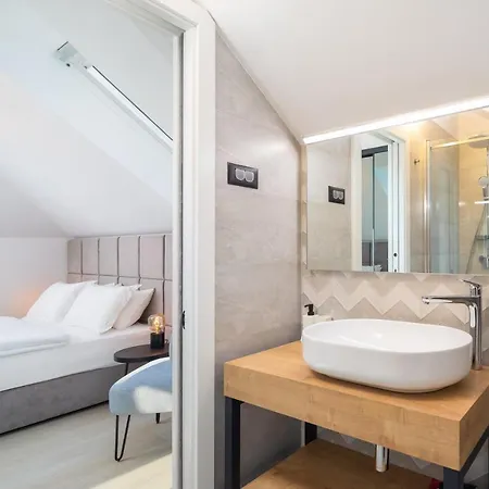 Seafront For 10 People! *